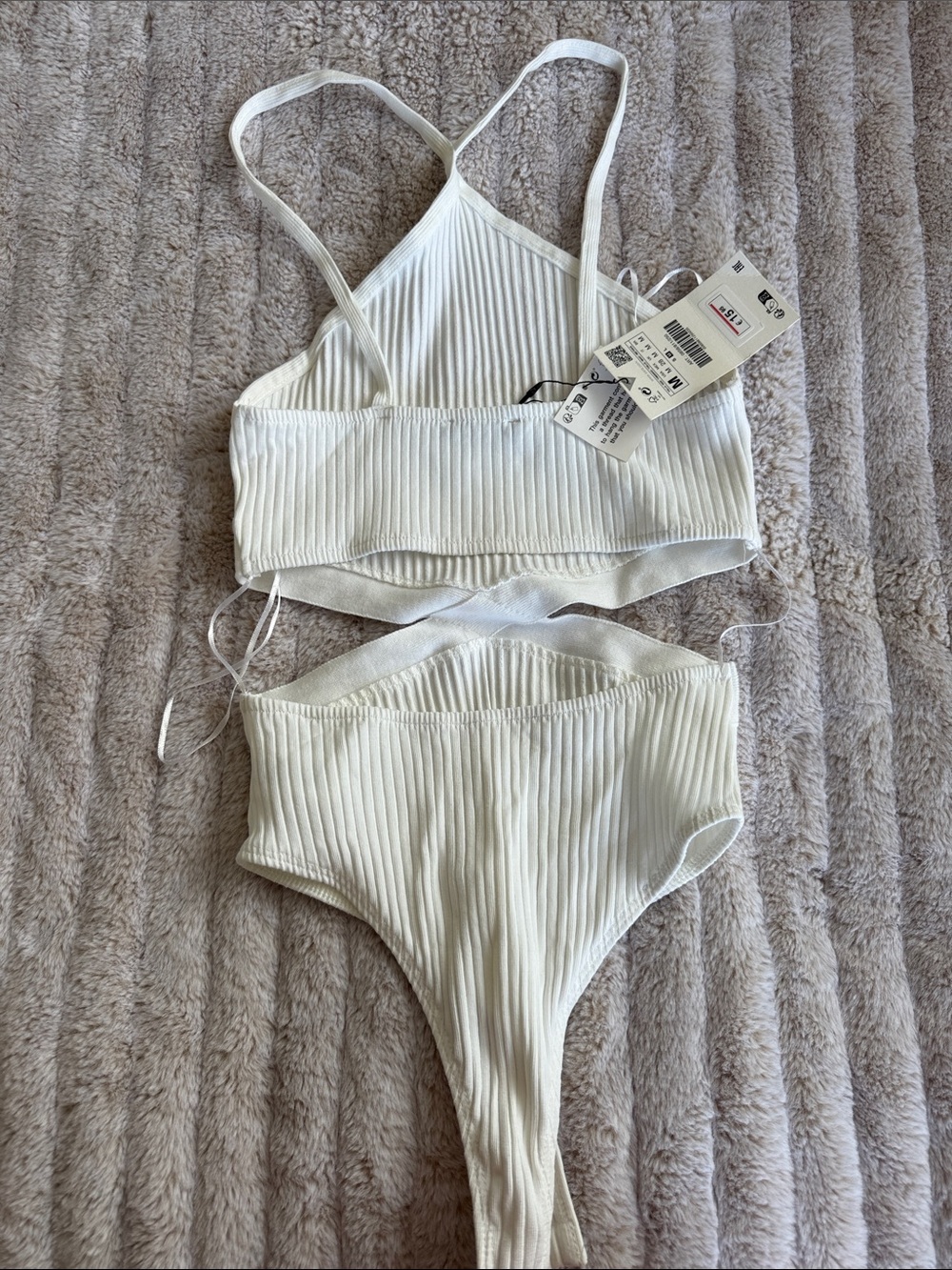 Ribbed Cutout One-Piece Bodysuit in Off-White Size M - Picture 4 of 4